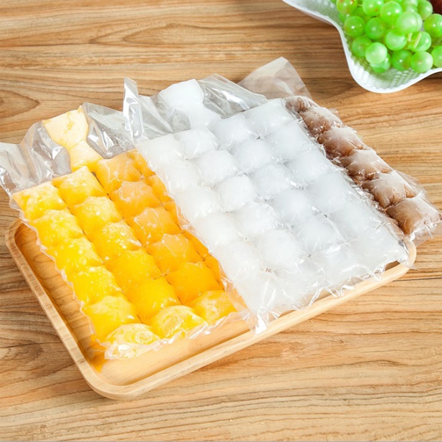 2905 Disposable Ice Cube Bags, Stackable Easy Release Ice Cube Mold Trays Self-Seal Freezing Maker,Cold Ice Pack Cooler Bag for Cocktail Food Wine DeoDap